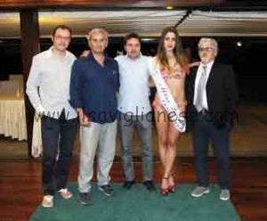 miss granata con direttivo toro club