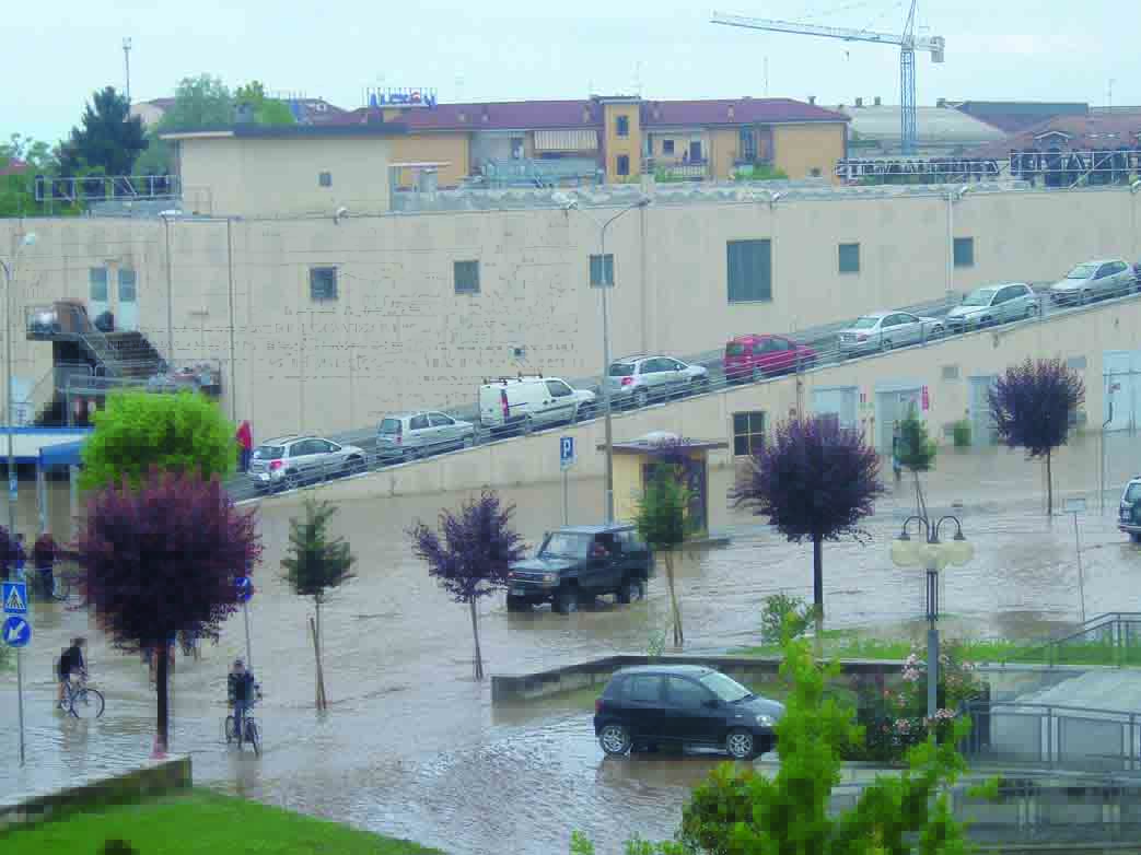 Notte di paura, la città sott’acqua