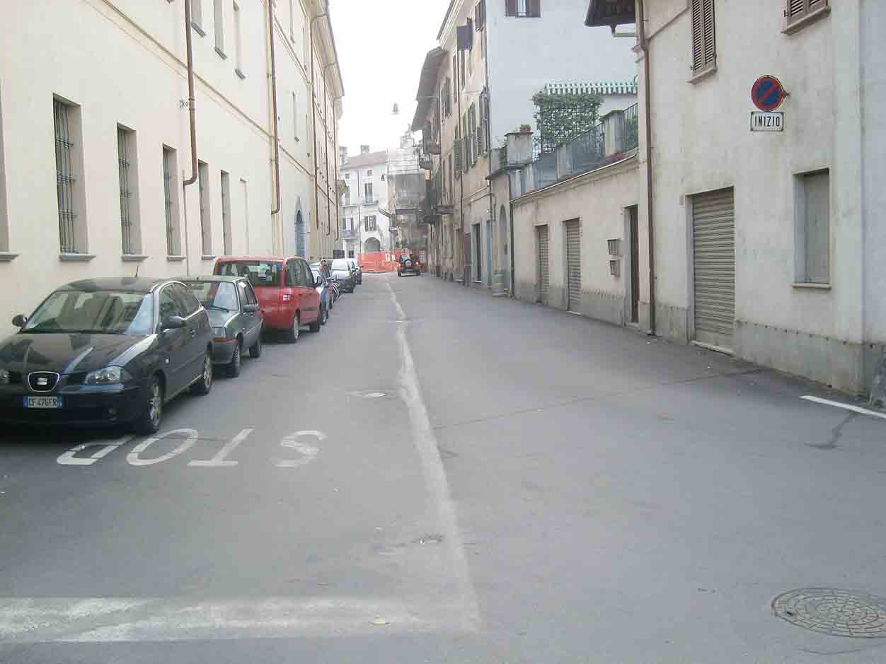Fuoco incrociato contro il Comune