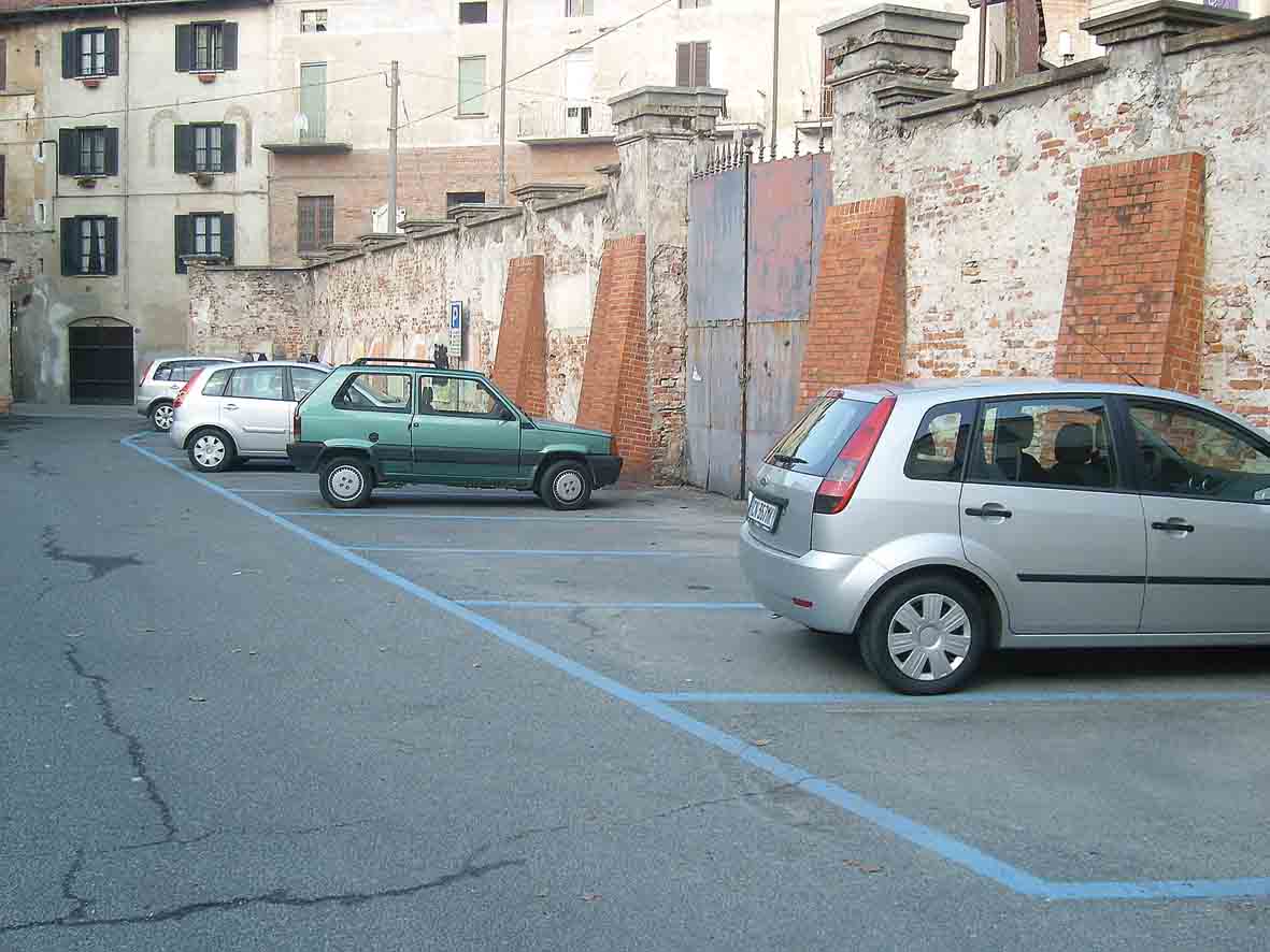 Parcheggi blu: a Savigliano in arrivo uno sconto per i residenti