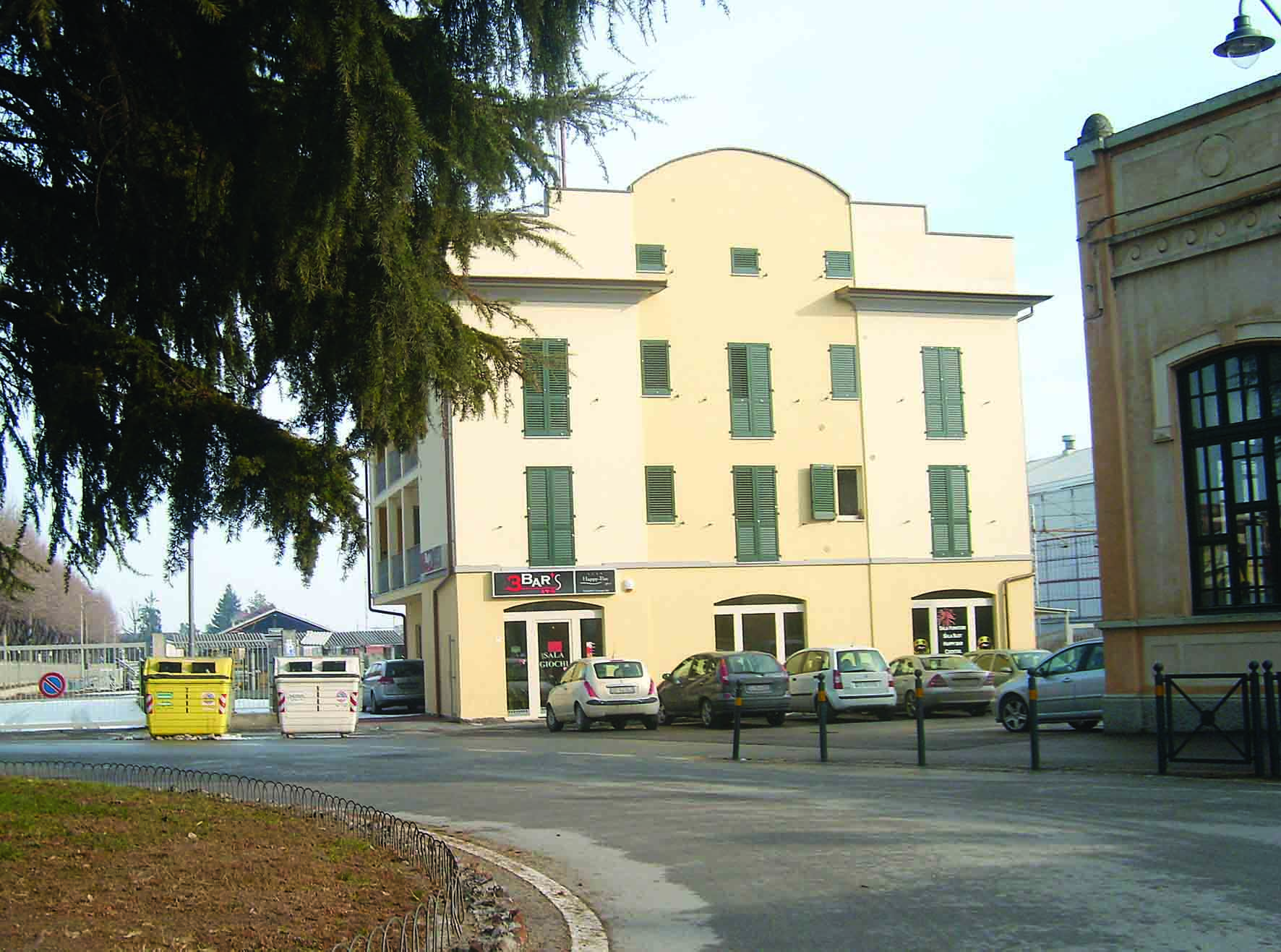Titolare di bar rapinato e legato