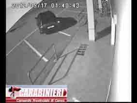 Usavano le auto come “arieti”