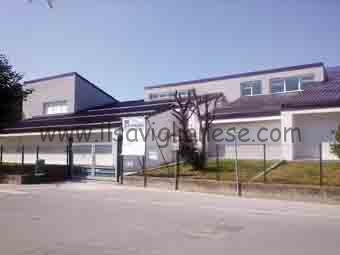 Si inaugura la scuola media rimessa a nuovo