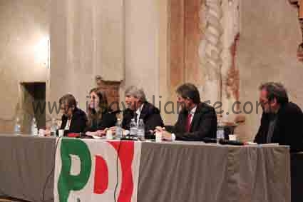 Tra applausi e contestazioni, il ministro del Lavoro Poletti spiega il “Jobs Act” del governo