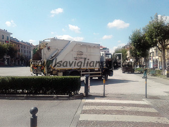Raccolta rifiuti: i sacchetti arriveranno a casa