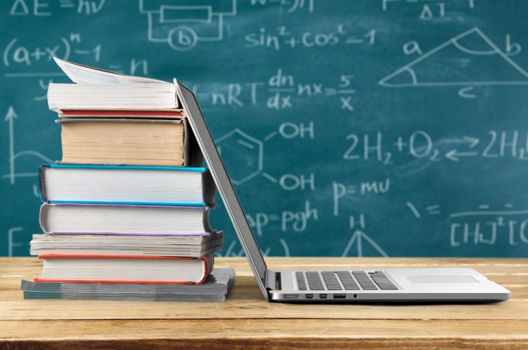 Raccogliamo le foto degli studenti più bravi