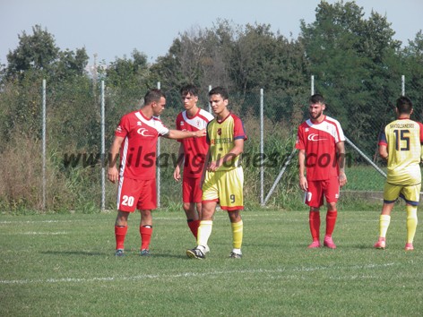 I Maghi debuttano in esilio, la Pro li stende con un poker