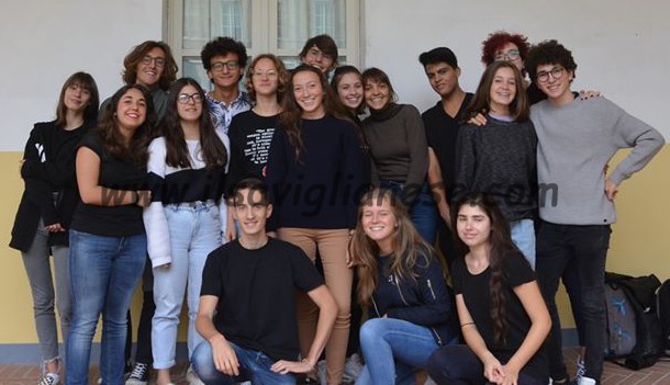Un gruppo di giovani che battaglia per i diritti umani