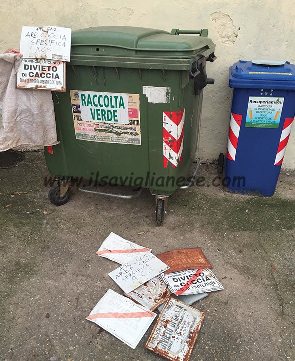 Chi ha gettato quei cartelli?
