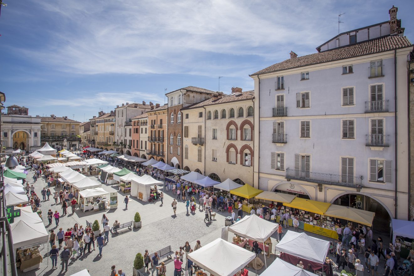 Anche Quintessenza cede all’emergenza virus