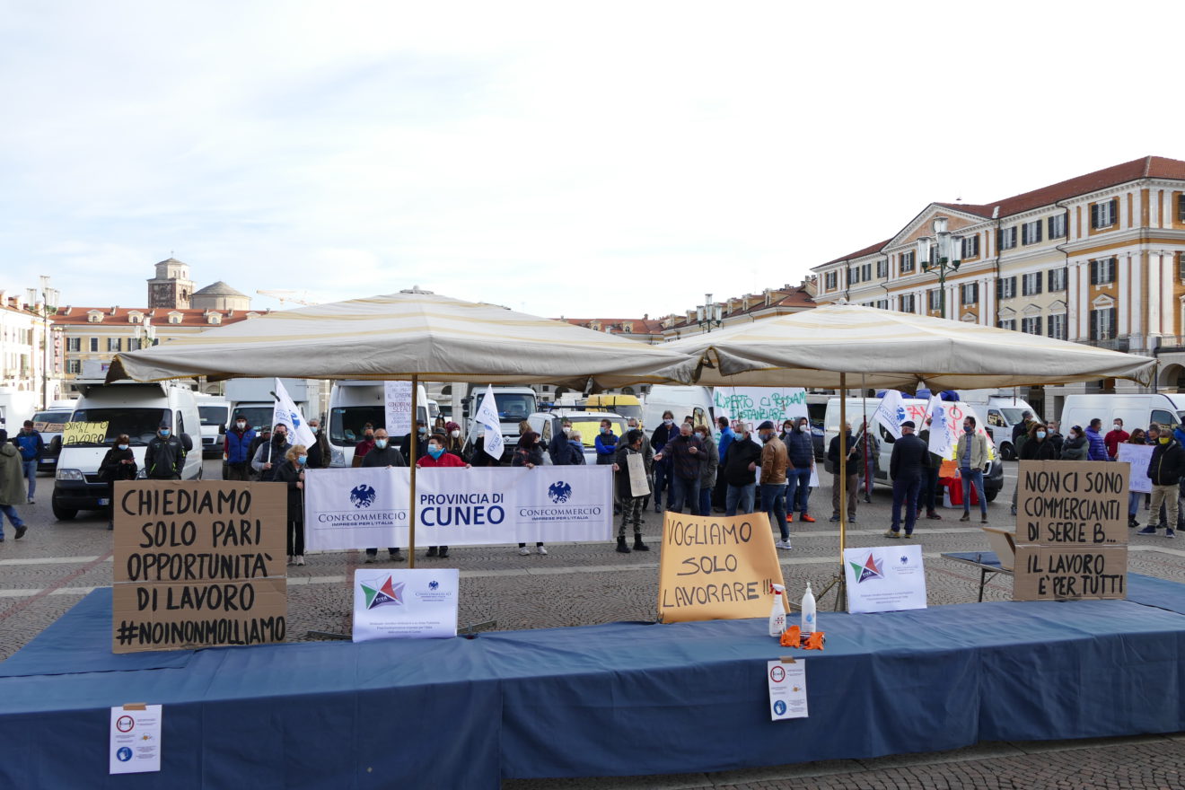 La protesta dei commercianti ambulanti