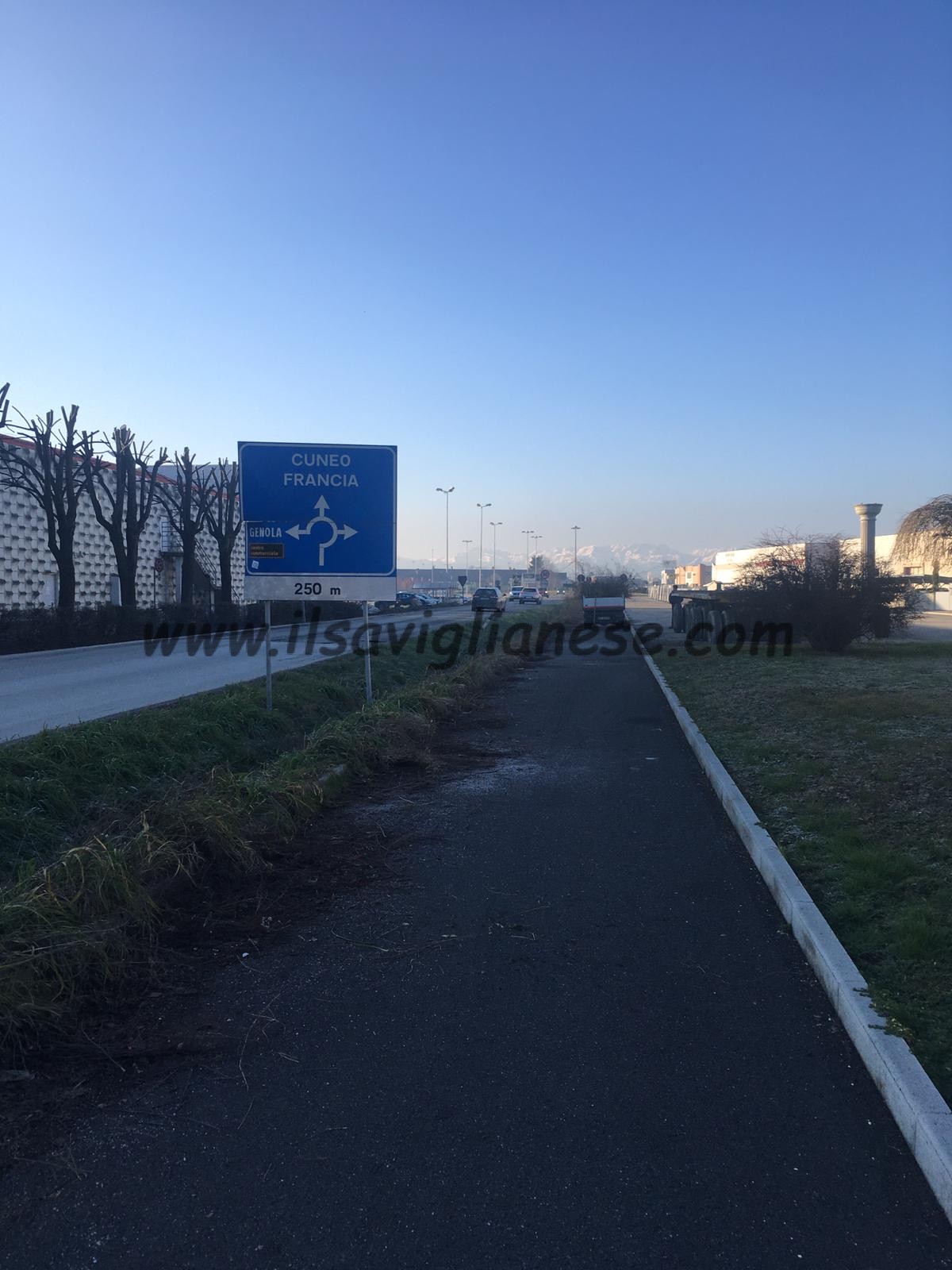 Restyling per la pista ciclopedonale