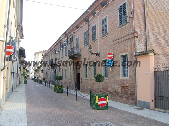 In municipio con prenotazione