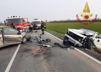 Frontale sulla statale per Genola
