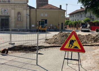 Proseguono i lavori in piazza