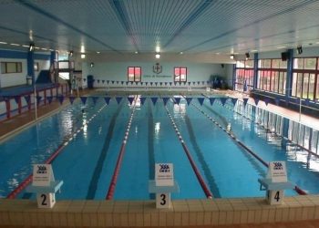 La piscina comunale non riaprirà l’8 gennaio