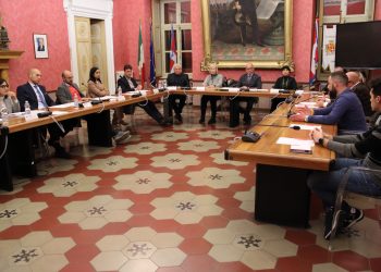La minoranza presenta due esposti contro il sindaco, lui risponde per le rime