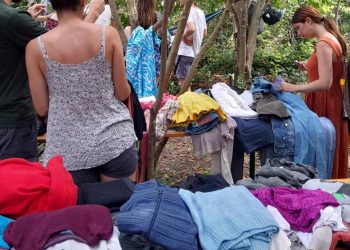 Swap Party: si scambiano i vecchi vestiti nel cortile comunale