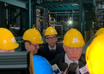 Il minitro Urso a Novi Ligure: «Ex Ilva? Ora è possibile voltare pagina»
