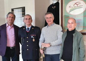 Consigliere dona la sua sciabola alla Polizia locale