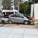 Si schianta contro il cantiere, poi un’altra auto provoca l’effetto domino