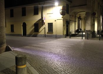 Troppa velocità e poca illuminazione in centro: pedoni e ciclisti a rischio
