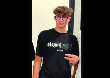 Una targa e un defibrillatore in ricordo di Marco, scomparso a 17 anni