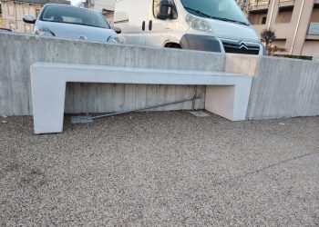 Atti vandalici nella nuova piazza Schiaparelli