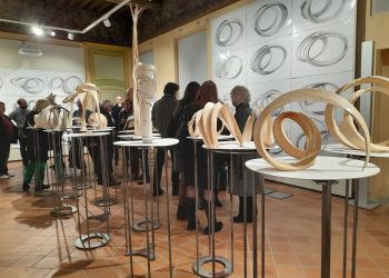 Non solo Elio Garis: alla mostra anche i lavori degli studenti del Cravetta-Marconi [VIDEO]