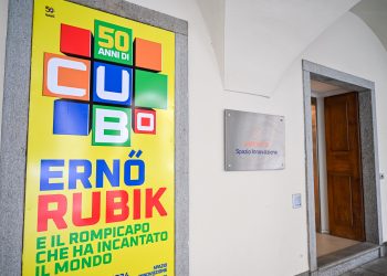 L’illusionista Hyde presenta a Cuneo lo spettacolo di cubomagia con il Cubo di Rubik