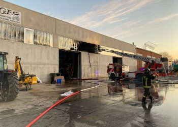 In fiamme un capannone di fianco alla Crosetto