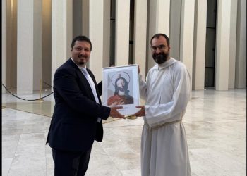 Consegnato un quadro di San Giuda Taddeo alla Chiesa di Abu Dhabi